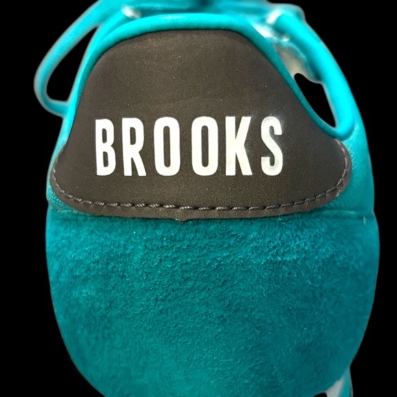 NWOT- Brooks Heritage Vanguard Sneakers in a Teal & Gray Colorway - Picture 4 of 13